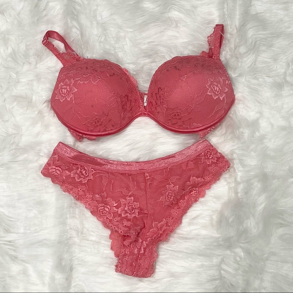Fredericks of Hollywood Push Up Bra and Panty Set
